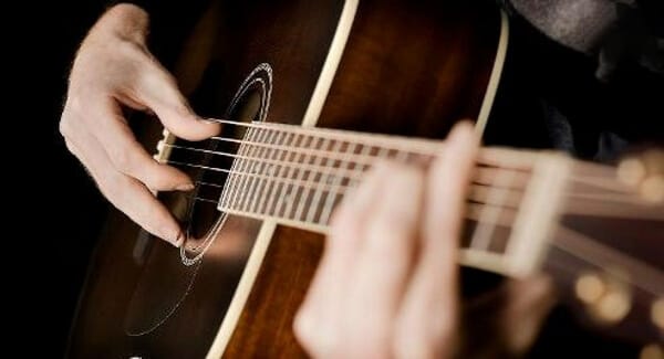 LÀM THẾ NÀO ĐỂ TỐI ĐA HÓA THU NHẬP CỦA BẠN TỪ VIỆC DẠY GUITAR