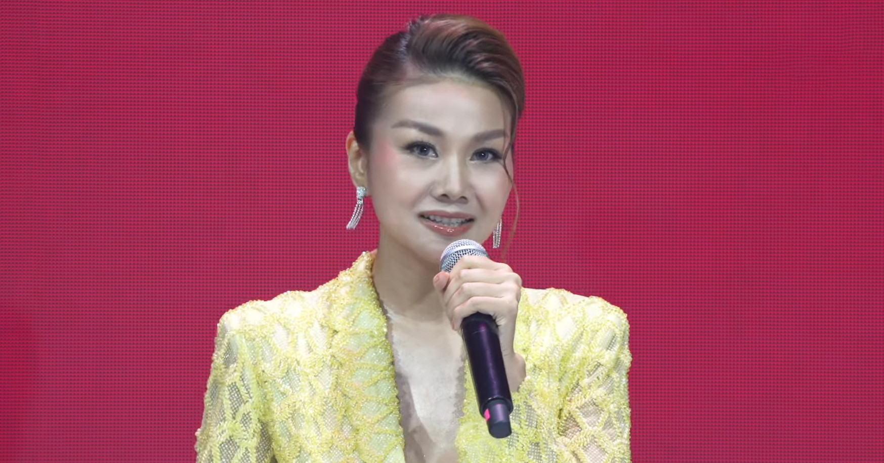 Tái xuất sau 9 năm, siêu mẫu Thanh Hằng không áp lực khi bị so sánh với host cũ