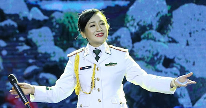 NSND, Đại tá Vi Hoa: Từ cô gái nghèo đi xe thủng lốp đến ‘huyền thoại biên phòng’
