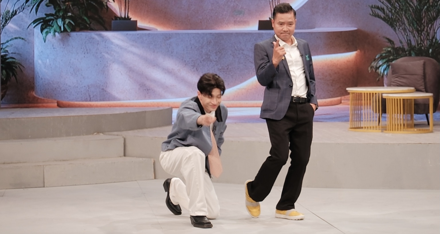 S.T Sơn Thạch và danh thủ Hồng Sơn với hành động chưa từng thấy trên VTV