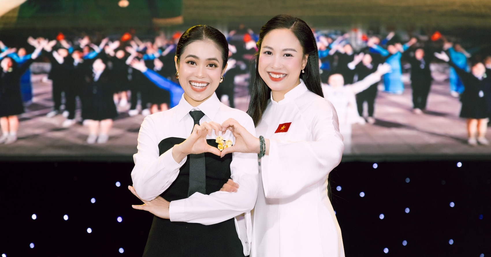 Thượng úy Bích Ngọc ra MV, One Piece Music Symphony biểu diễn ở Việt Nam