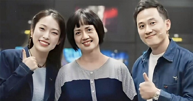 Tiết lộ hội thoại của BTV nổi tiếng VTV với nam MC dẫn ‘Đường lên đỉnh Olympia’