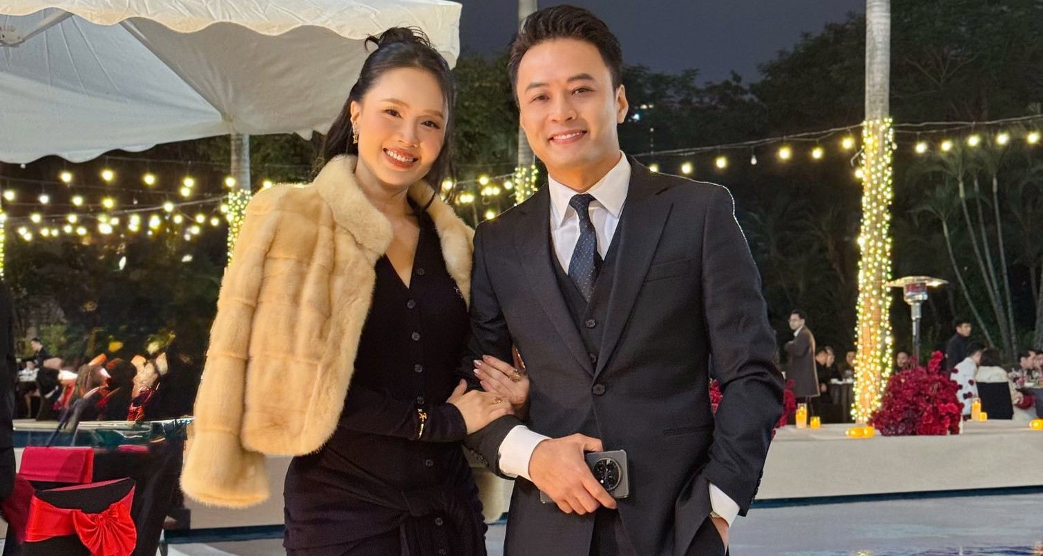 Hồng Diễm khiến fan phát ‘sốt’ khi đăng ảnh hội ngộ Hồng Đăng