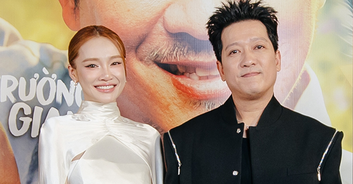 Nhã Phương tái xuất sau sinh con thứ 3, bất ngờ hôn Trường Giang trên thảm đỏ