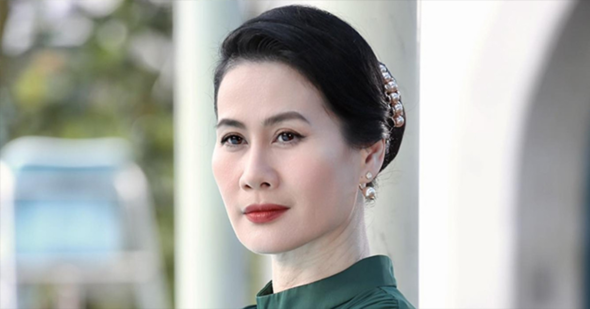 Thân Thúy Hà được săn đón sau phim 700 tỷ, U50 vẫn lẻ bóng