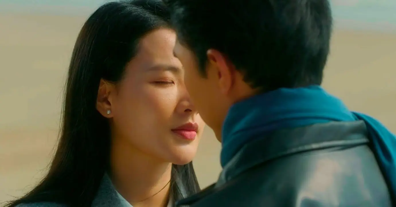 Cảnh hôn trên phim VTV của Steven Nguyễn và Minh Trang gây sốt