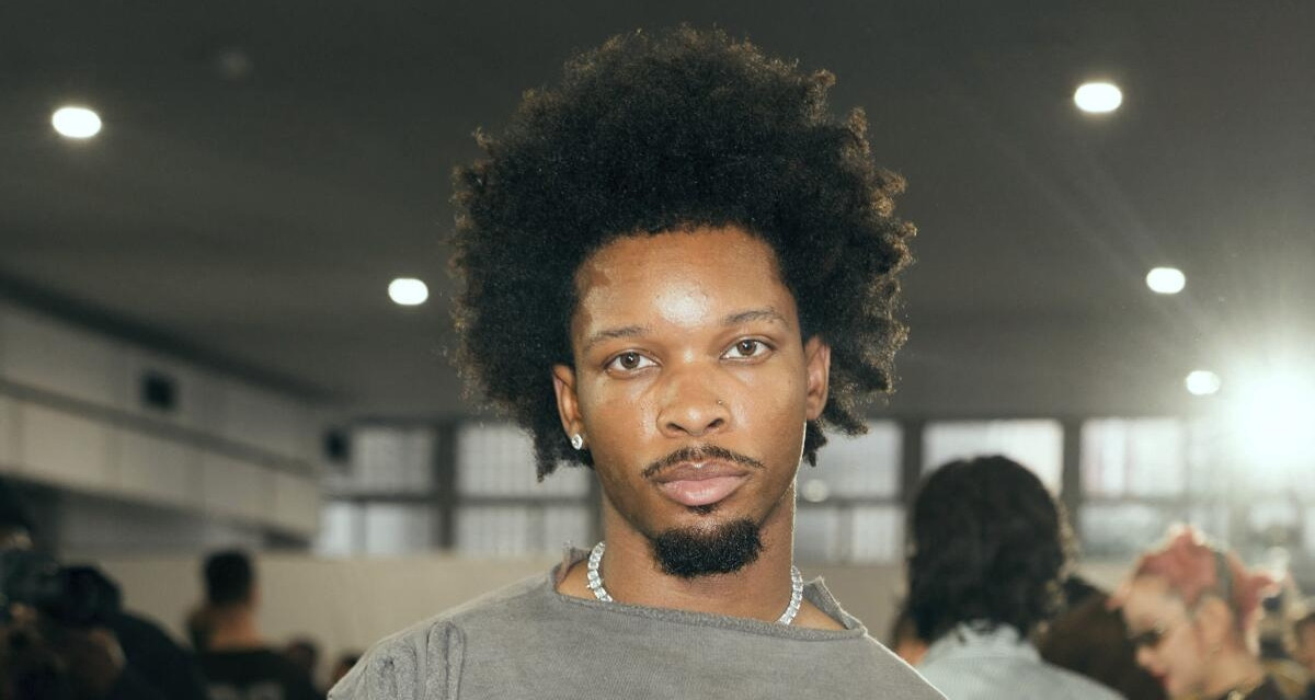 Bắt tạm giam nam ca sĩ 21 tuổi vì cáo buộc giết người