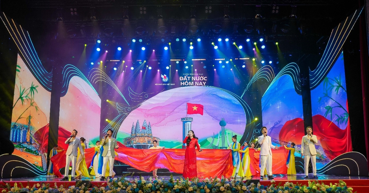 ‘Đất nước hôm nay’ thắp lên niềm tự hào về hành trình thống nhất non song