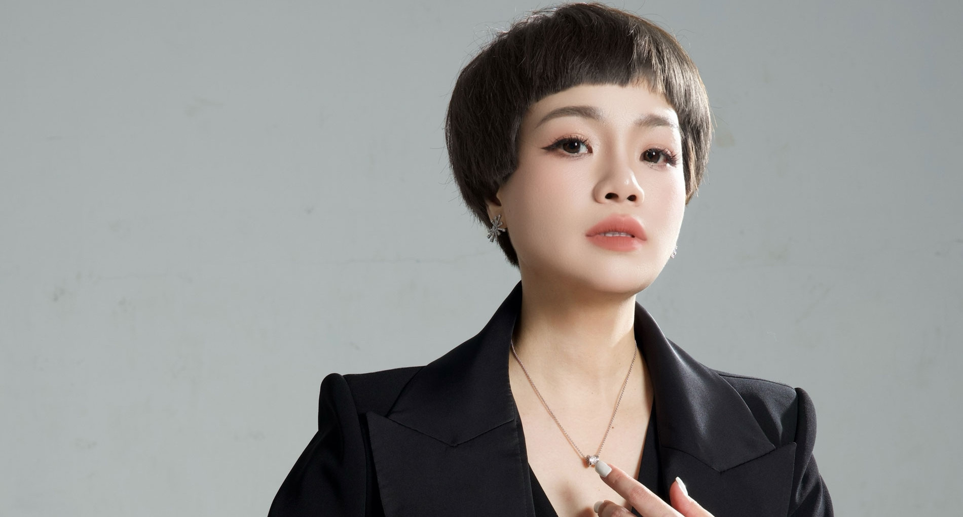 Thị phi của ca sĩ Ngọc Khuê