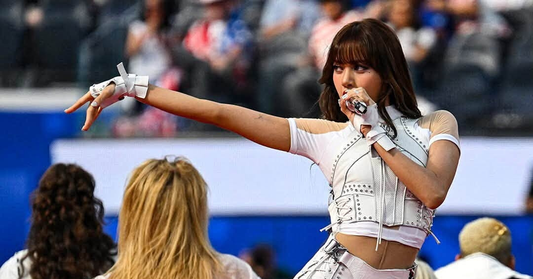 Lisa BLACKPINK làm nên lịch sử tại World Cup, gây sốc với vũ điệu nóng bỏng